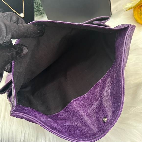 Authentic Balenciaga Envelope Clutch - Picture 10 of 12